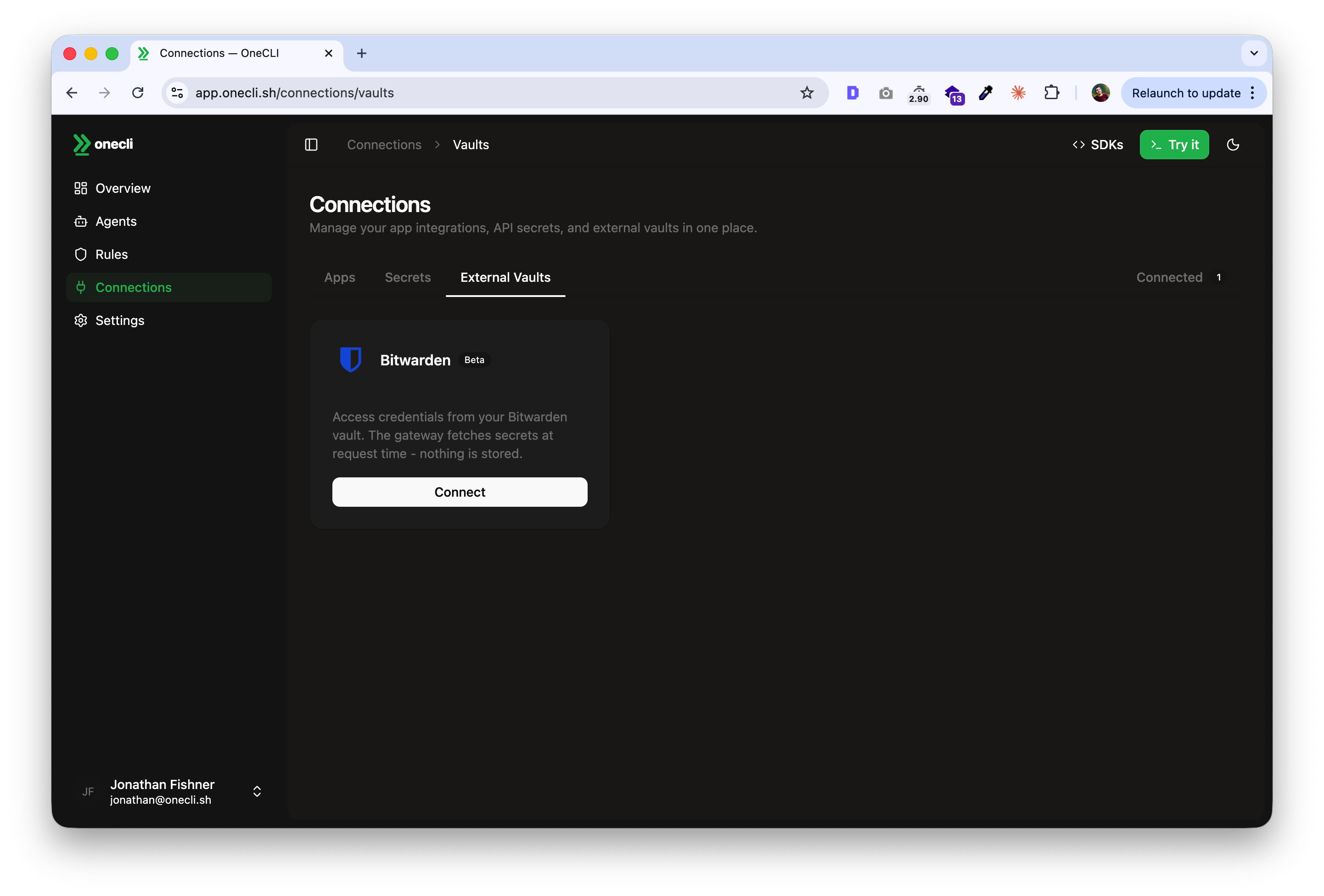 OneCLI dashboard with Bitwarden vault connected under External Vaults