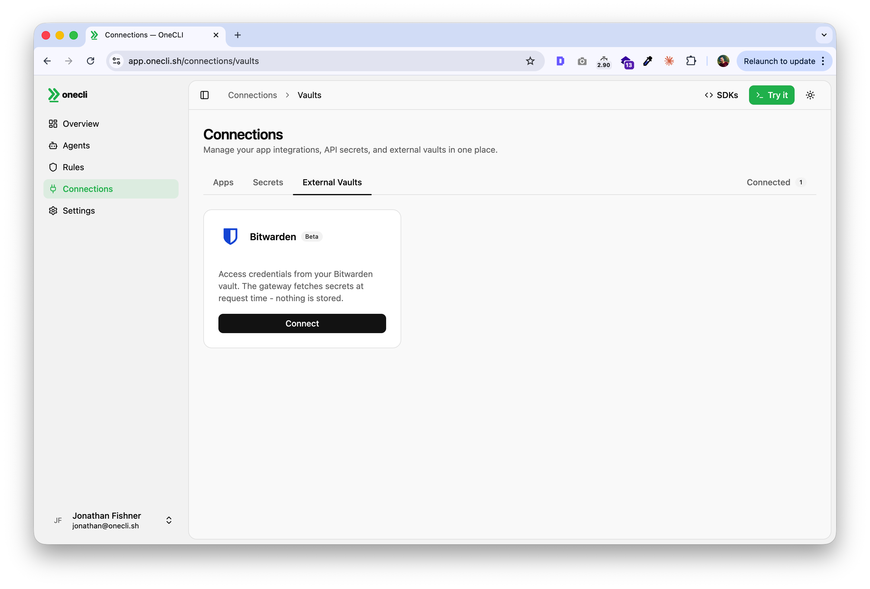 OneCLI dashboard with Bitwarden vault connected under External Vaults
